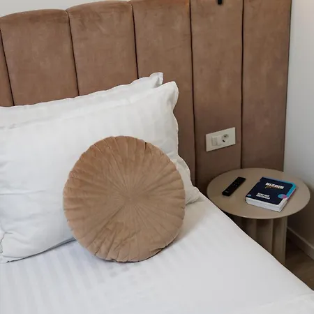 With Pool And Garage In Marealto * Ičići