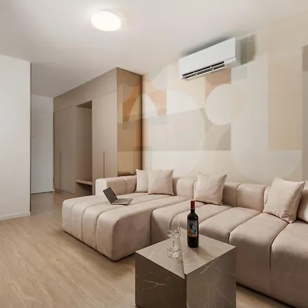 شقة With Pool And Garage In Marealto