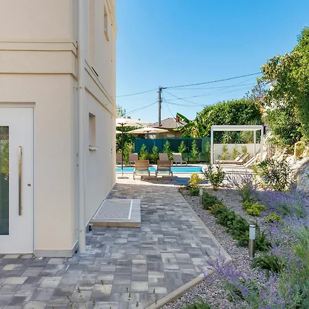 شقة With Pool And Garage In Marealto Ičići